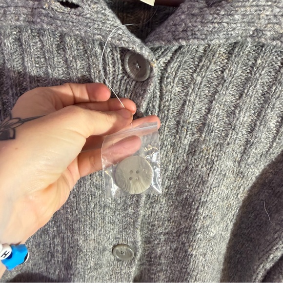 L.L. Bean Grey Wool Blend Button Front Sweater Size Small - Picture 6 of 6